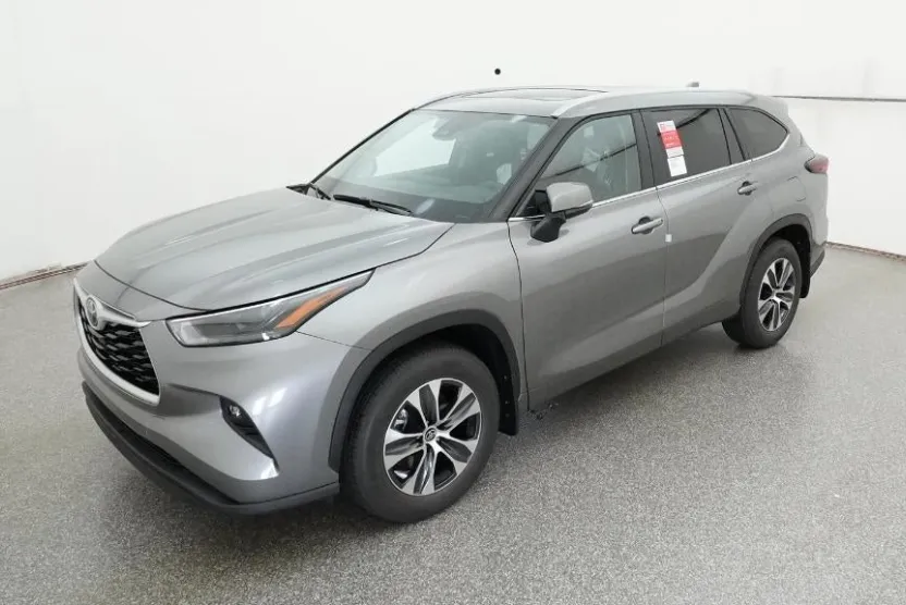 2025 Toyota Highlander XLE Limited photo 1