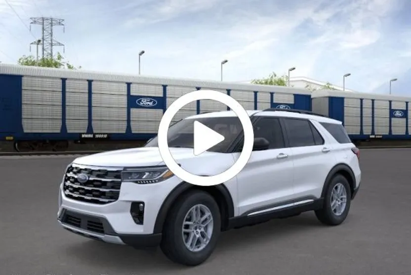 2025 Ford Explorer photo 1