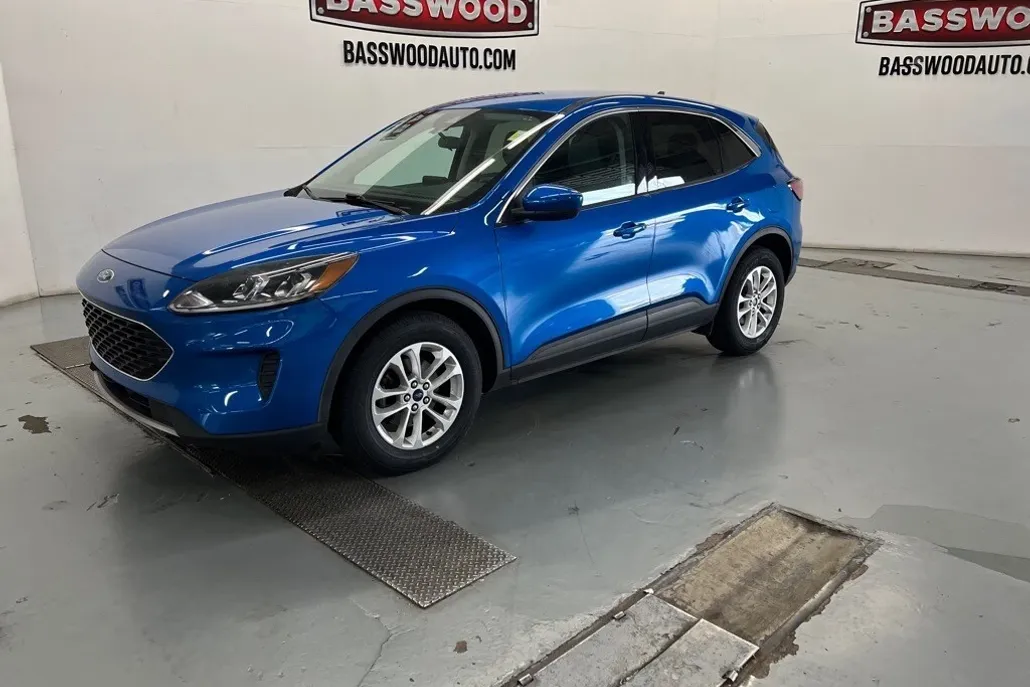 2021 Ford Escape SE photo 1