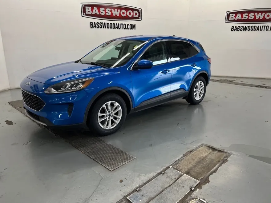 2021 Ford Escape SE photo 1