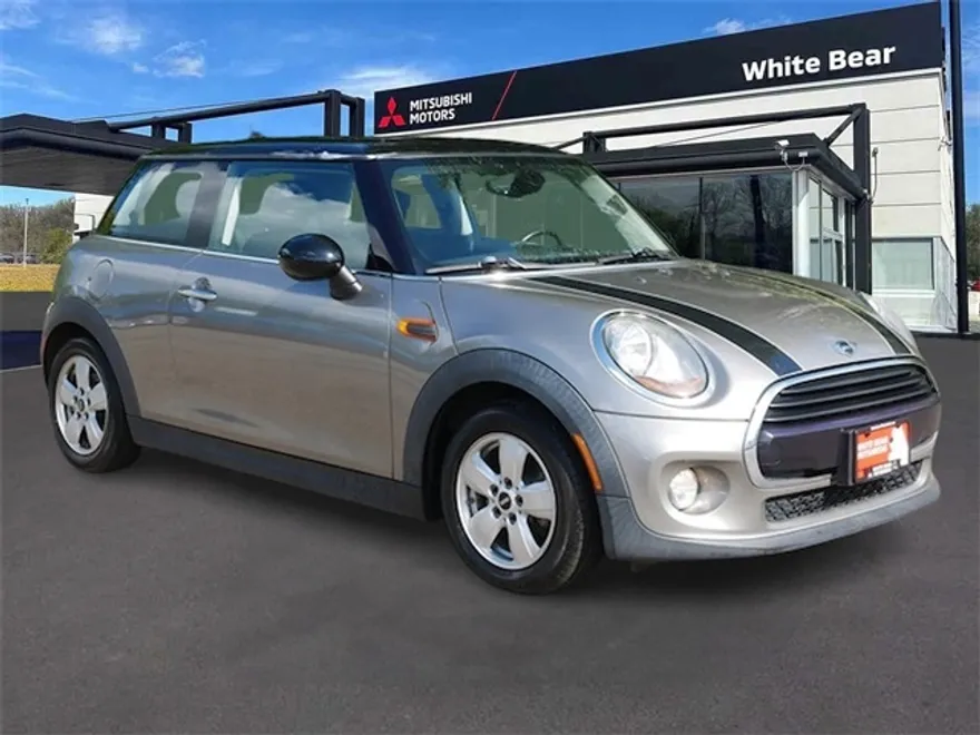 2018 Mini Cooper 2 Door Hardtop Base photo 1