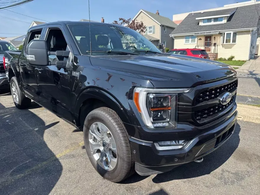 2023 Ford F-150 Platinum photo 1