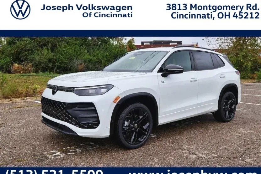 2025 Volkswagen Tiguan SE R-Line Black photo 1
