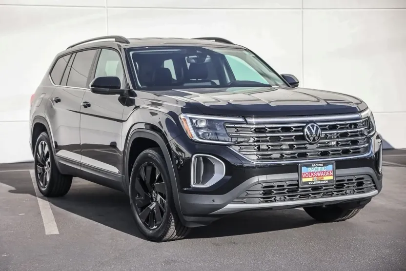 2026 Volkswagen Atlas SE Technology photo 1