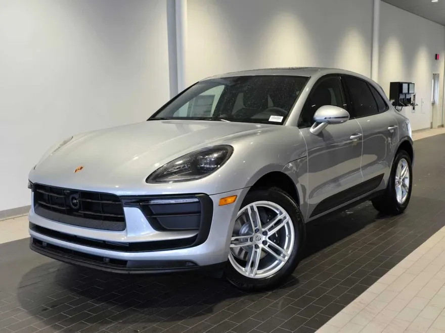 2025 Porsche Macan T photo 1