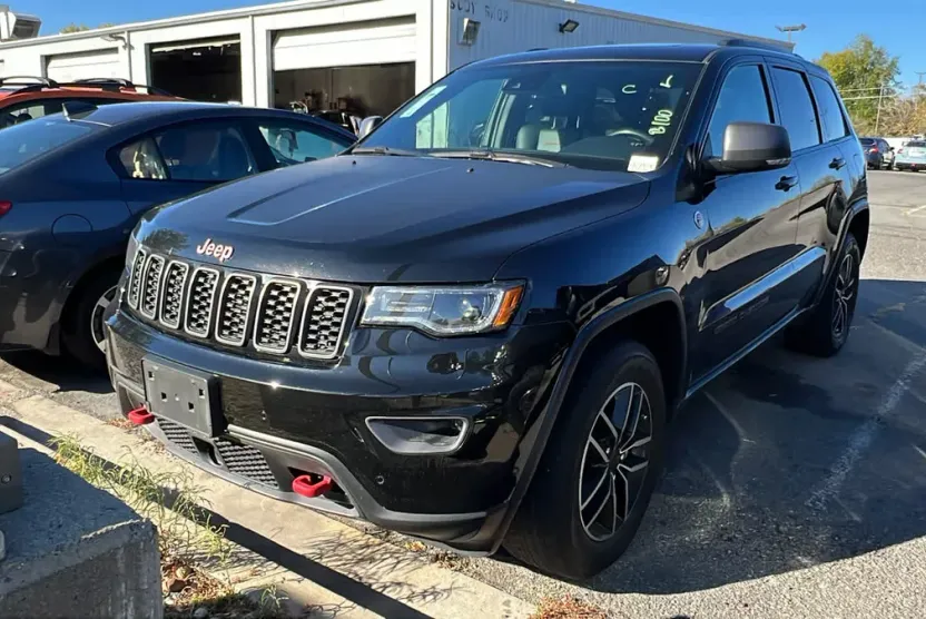 2021 Jeep Grand Cherokee Trailhawk photo 1