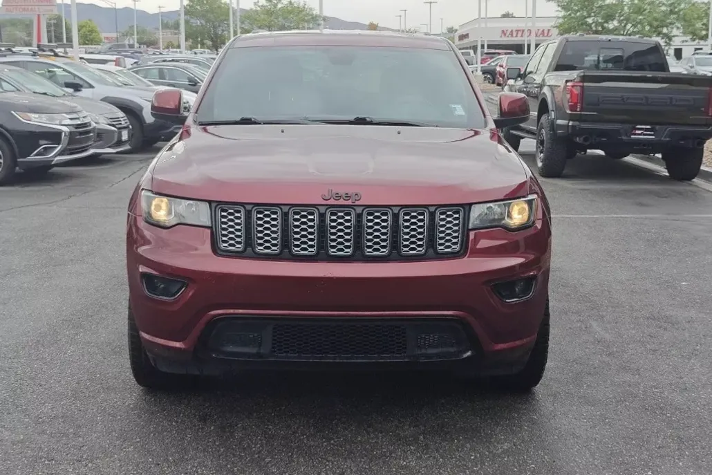 2020 Jeep Grand Cherokee Altitude photo 1