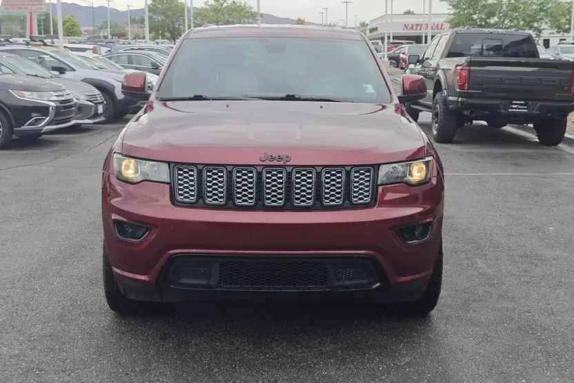 2020 Jeep Grand Cherokee Altitude photo 1