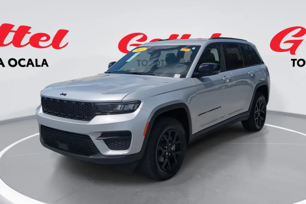 2025 Jeep Grand Cherokee Altitude photo 1