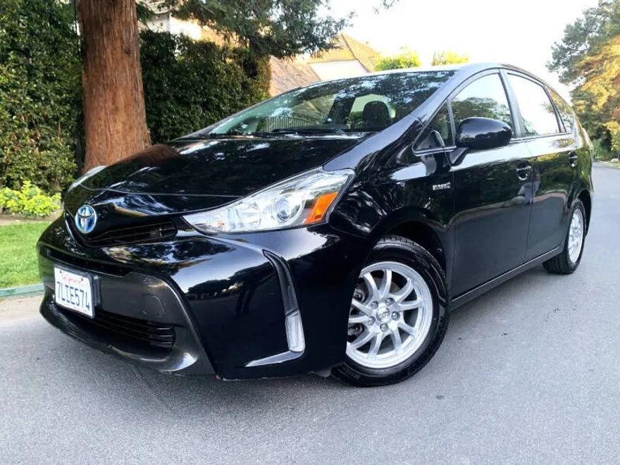 2015 Toyota Prius V Four photo 1