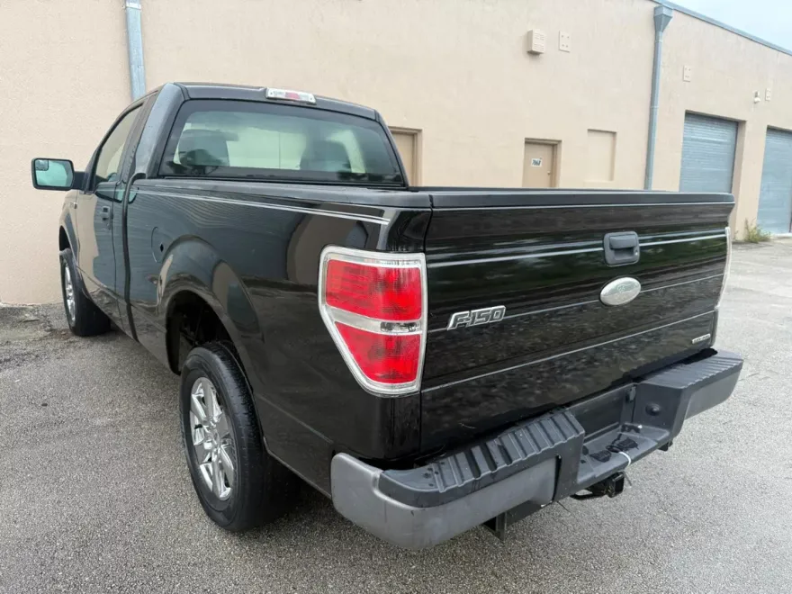 2011 Ford F-150 XLT photo 1