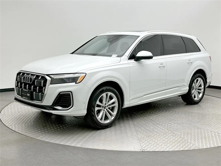 2025 Audi Q7 55 Premium Plus photo 1