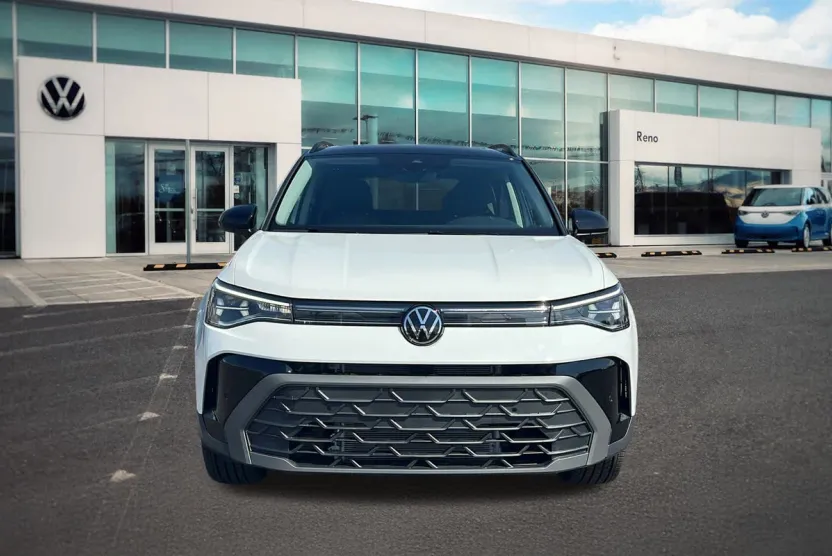 2025 Volkswagen Taos SE photo 1