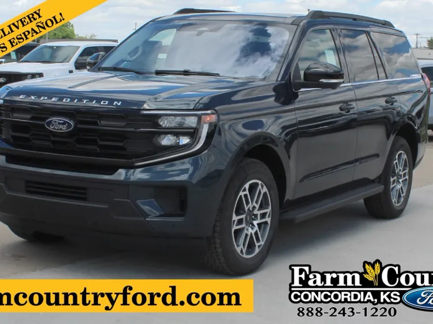 2025 Ford Expedition photo 1