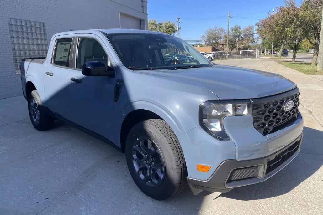 2025 Ford Maverick XLT photo 1