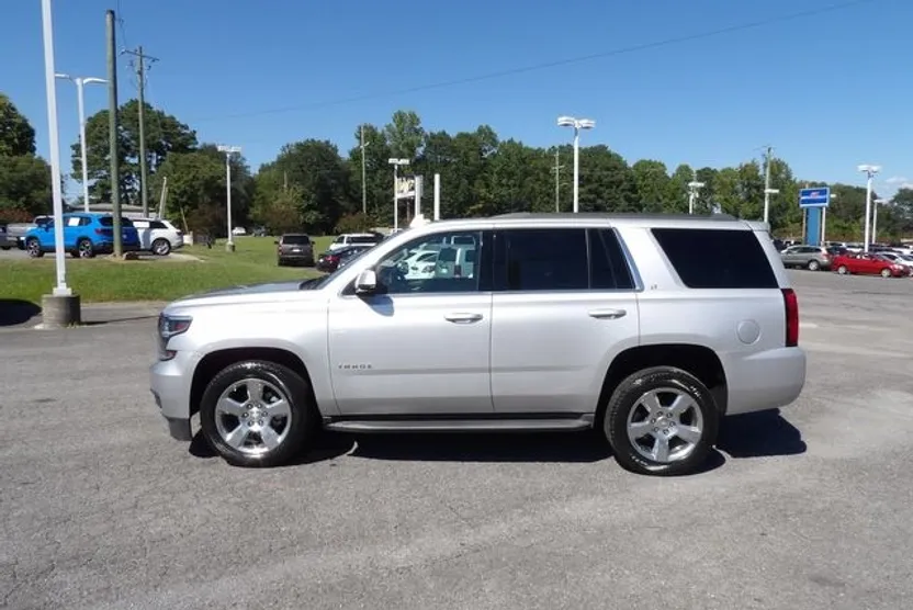 2017 Chevrolet Tahoe LT photo 1
