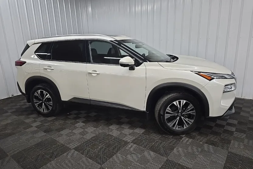 2021 Nissan Rogue SV photo 1