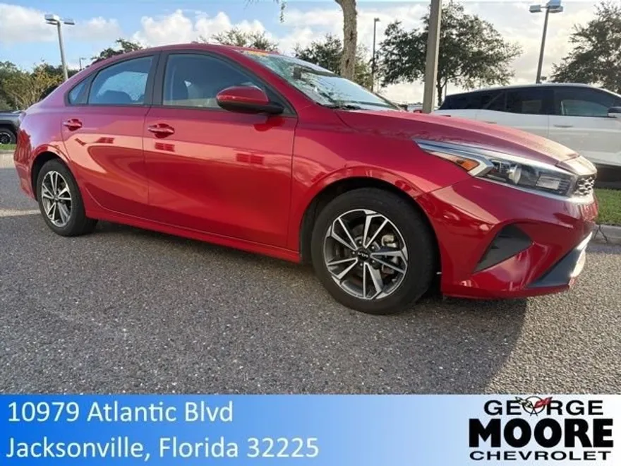 2023 Kia Forte LXS photo 1