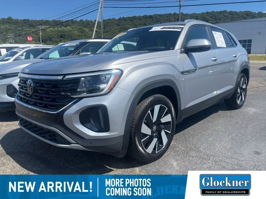 2024 Volkswagen Atlas Cross Sport SE Technology photo 1
