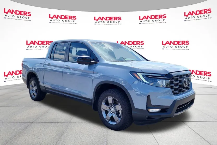 2025 Honda Ridgeline TrailSport photo 1