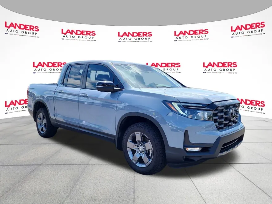 2025 Honda Ridgeline TrailSport photo 1