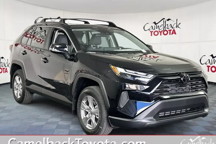 2025 Toyota RAV4 XLE photo 1