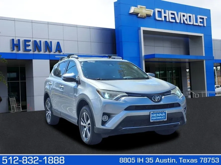 2018 Toyota RAV4 XLE photo 1