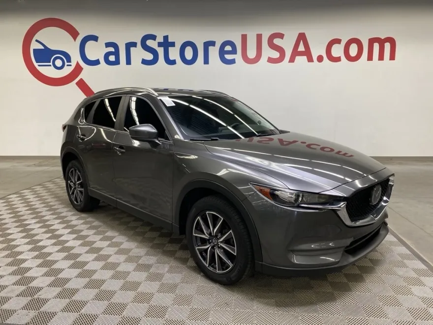 2018 Mazda CX-5 Touring photo 1