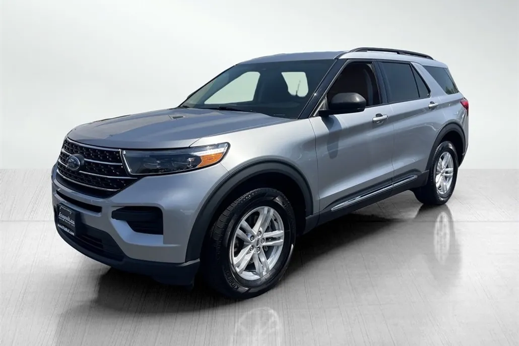 2022 Ford Explorer XLT photo 1