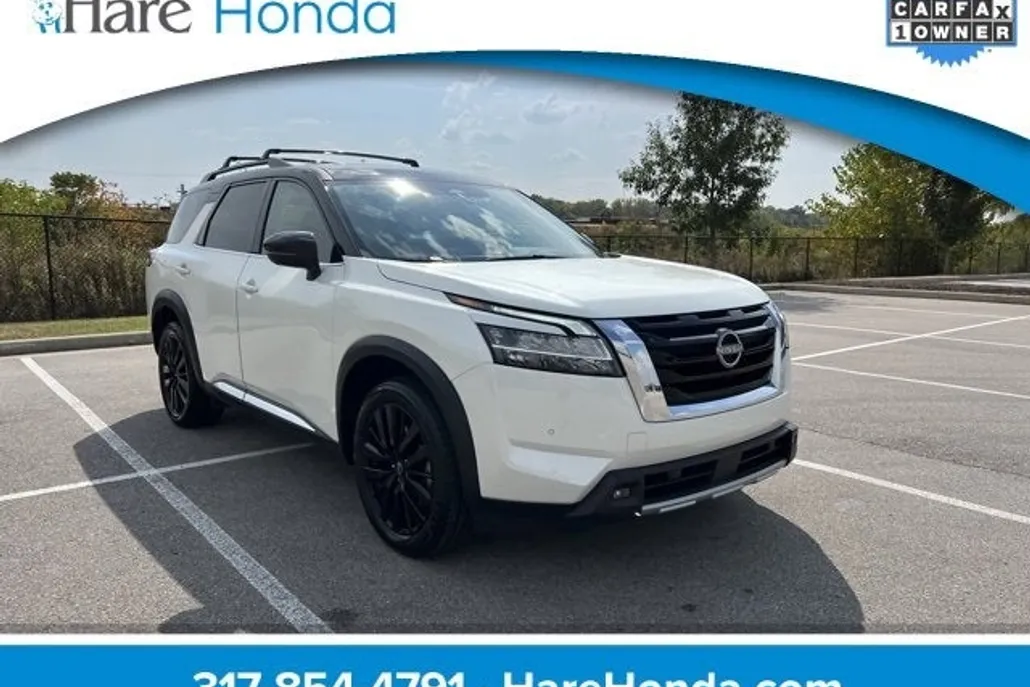 2023 Nissan Pathfinder Platinum photo 1