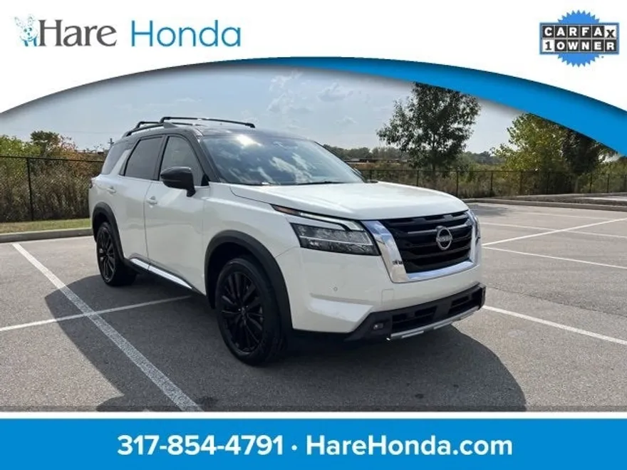 2023 Nissan Pathfinder Platinum photo 1