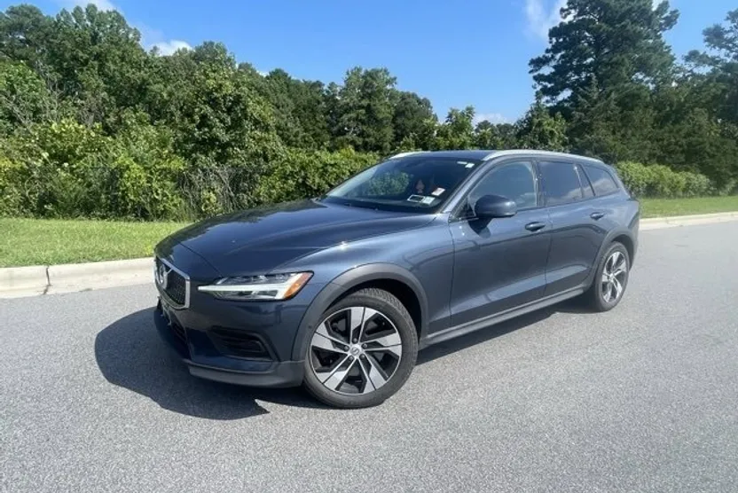 2020 Volvo V60 Cross Country T5 photo 1