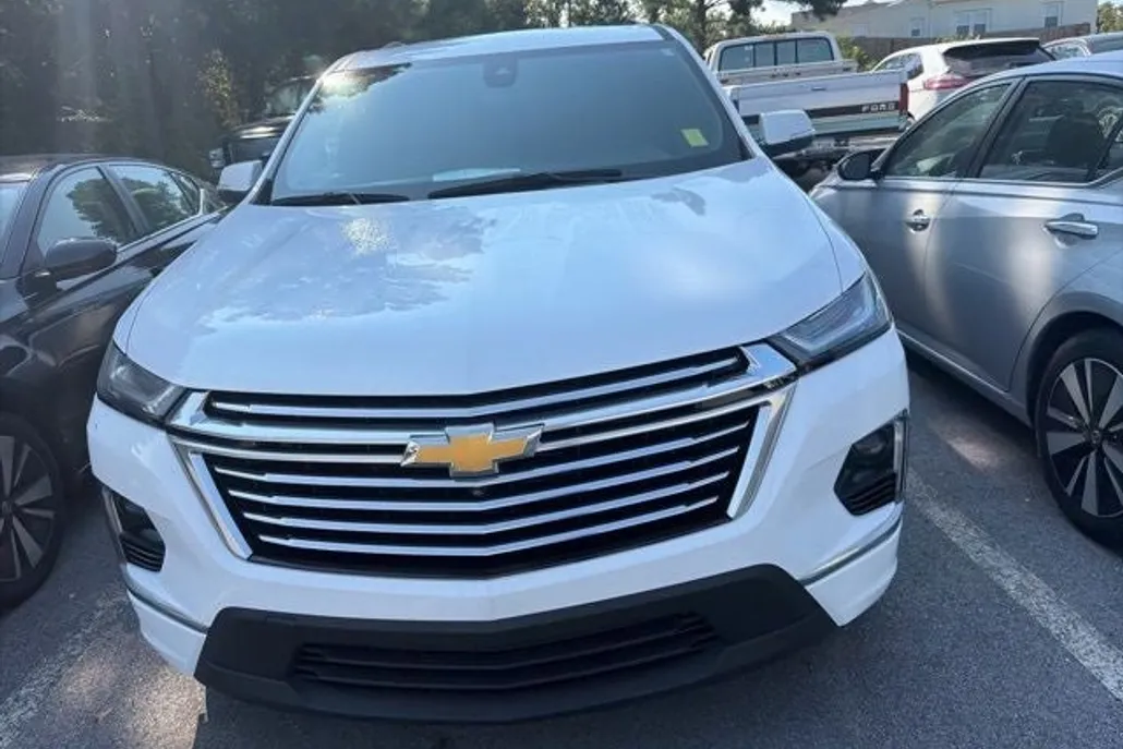 2023 Chevrolet Traverse Premier photo 1