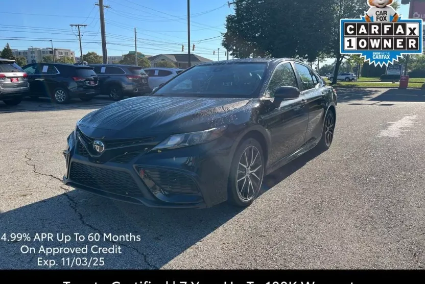 2023 Toyota Camry SE photo 1