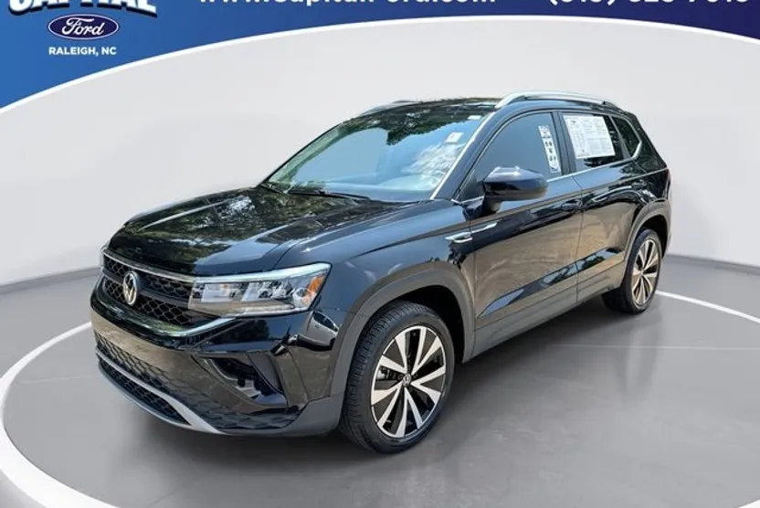 2022 Volkswagen Taos SE photo 1