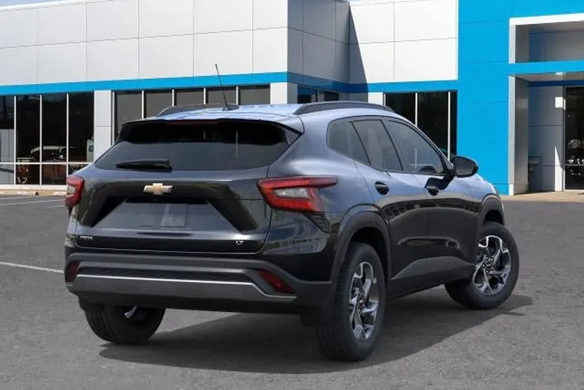 2025 Chevrolet Trax LT photo 1