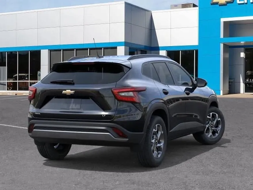2025 Chevrolet Trax LT photo 1