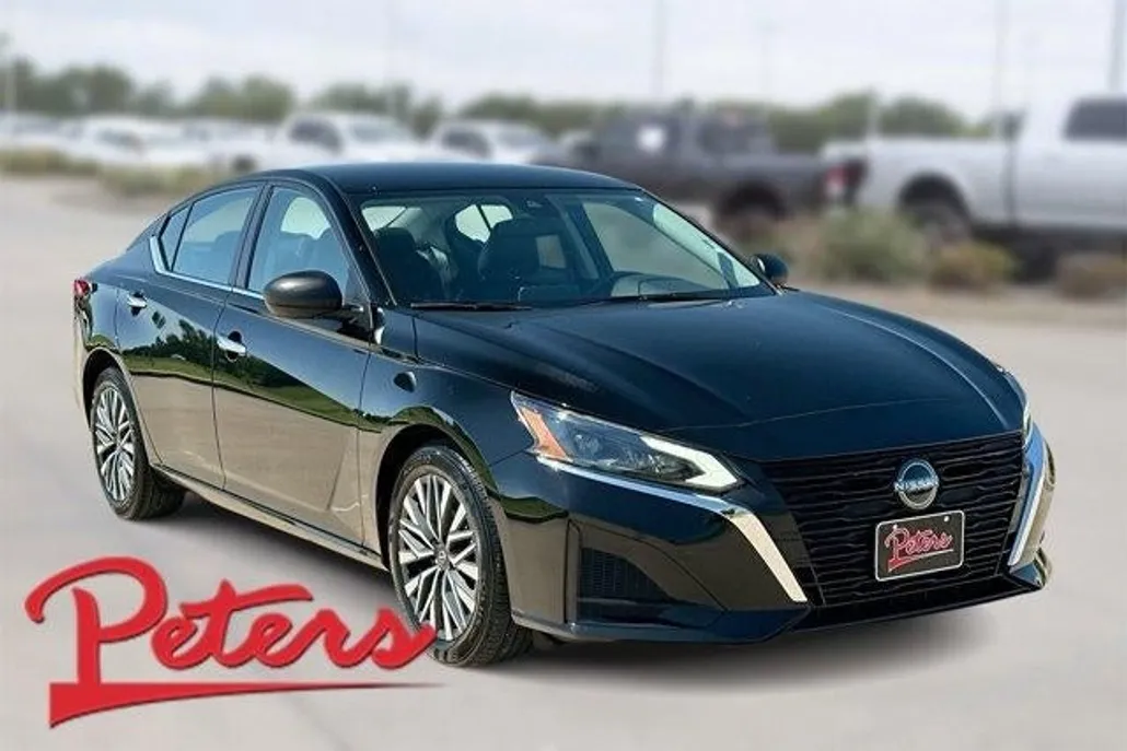 2024 Nissan Altima 2.5 SV photo 1