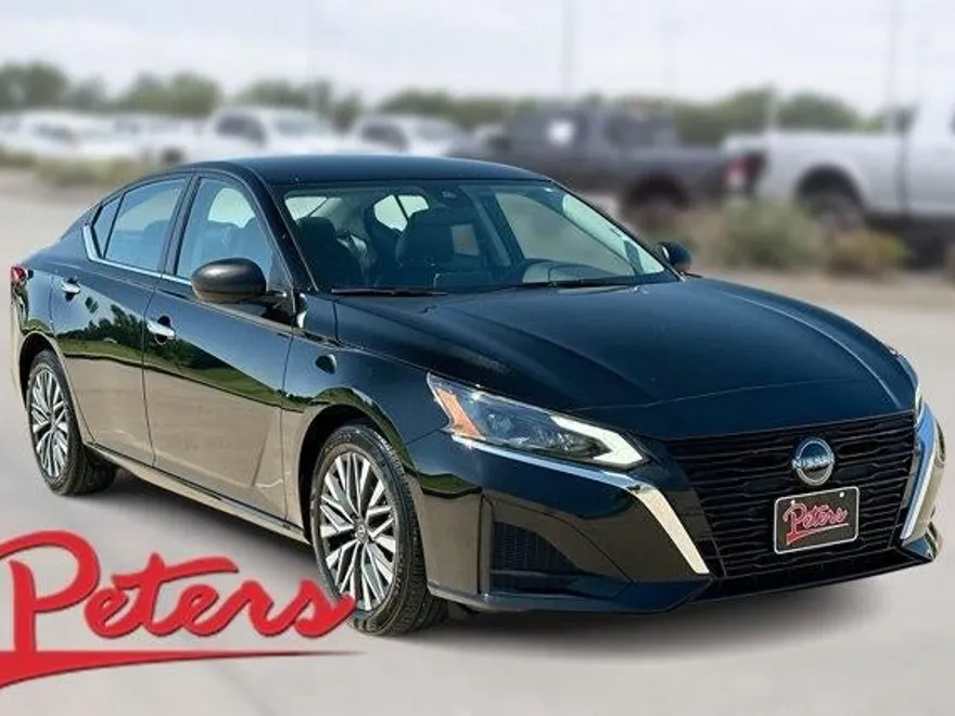 2024 Nissan Altima 2.5 SV photo 1