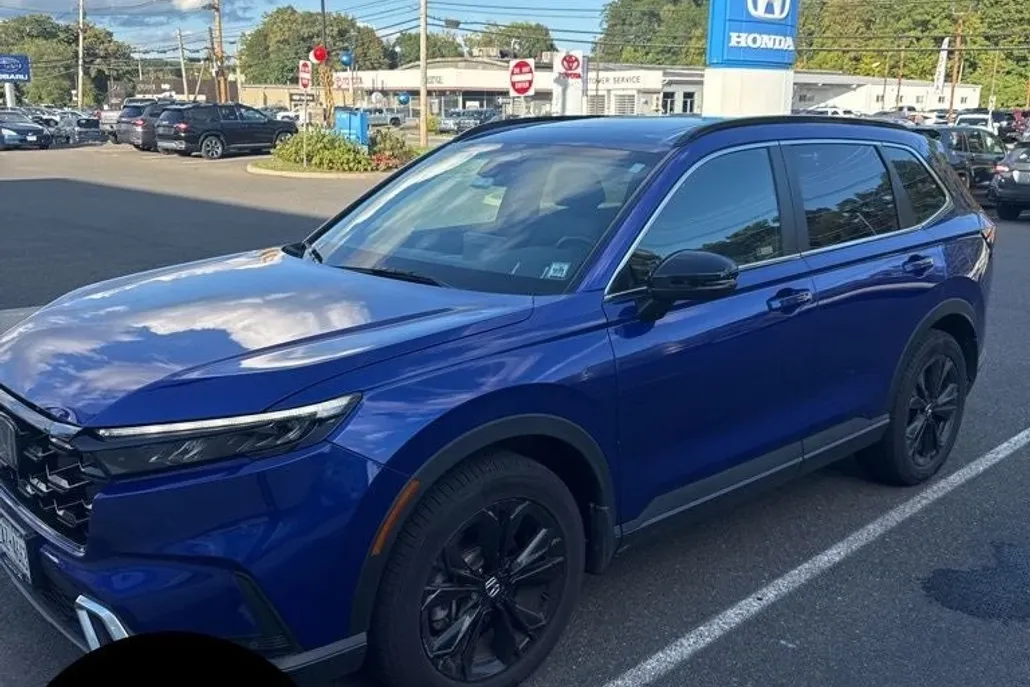 2023 Honda CR-V Hybrid Sport Touring photo 1