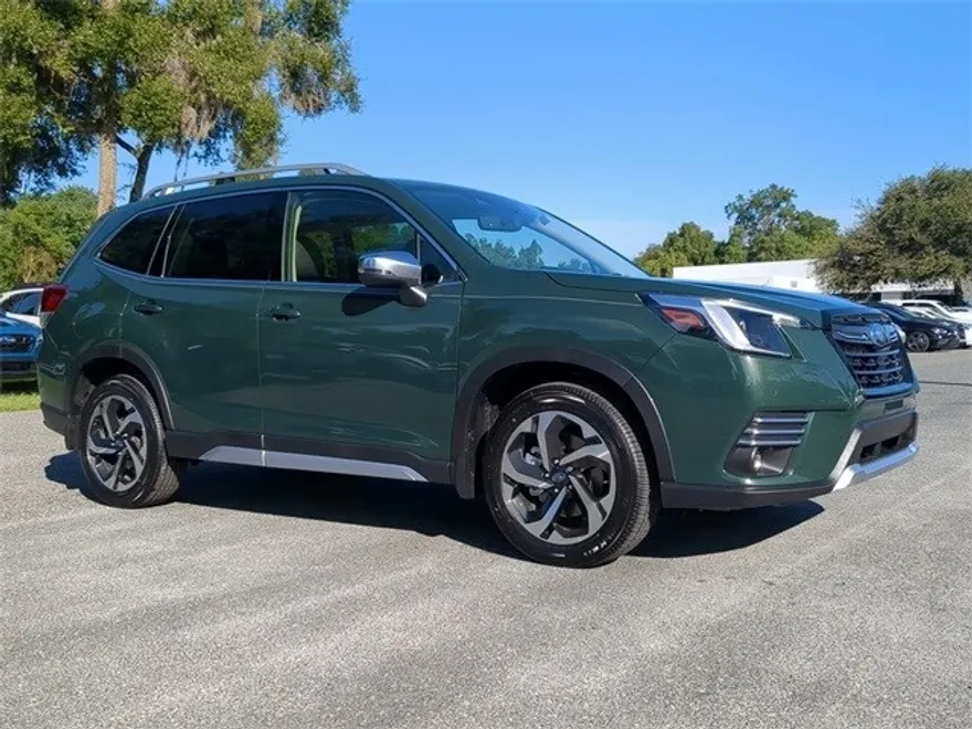 2023 Subaru Forester Touring photo 1
