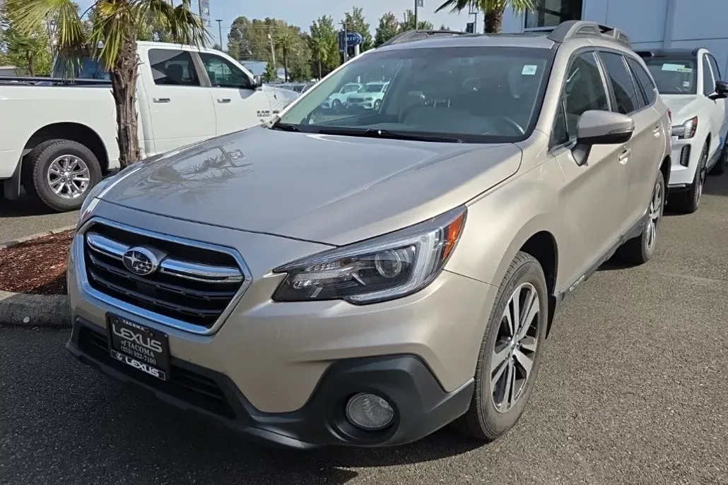 2018 Subaru Outback Limited photo 1