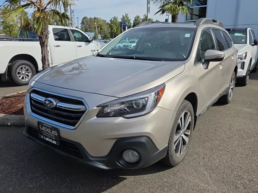 2018 Subaru Outback Limited photo 1