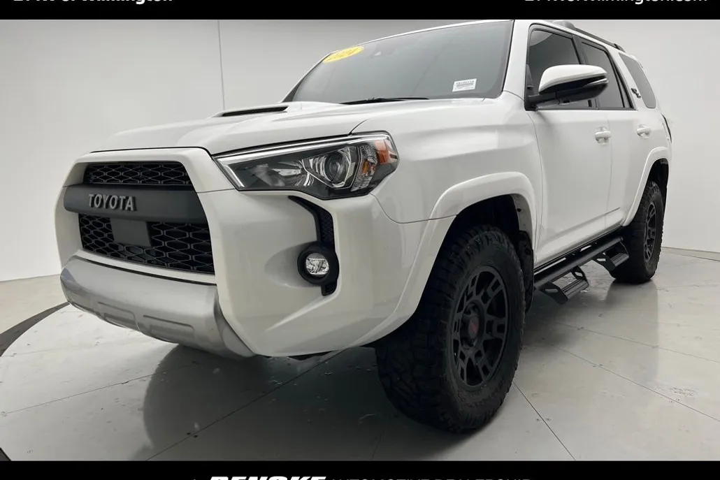 2024 Toyota 4Runner TRD Off-Road Premium photo 1
