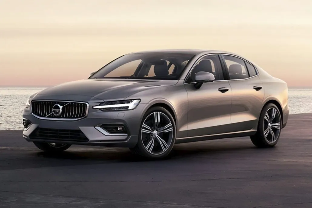 2020 Volvo S60 T6 Momentum photo 1