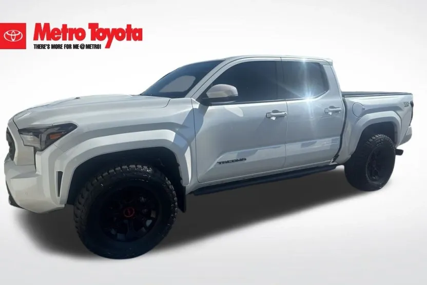 2024 Toyota Tacoma SR5 photo 1