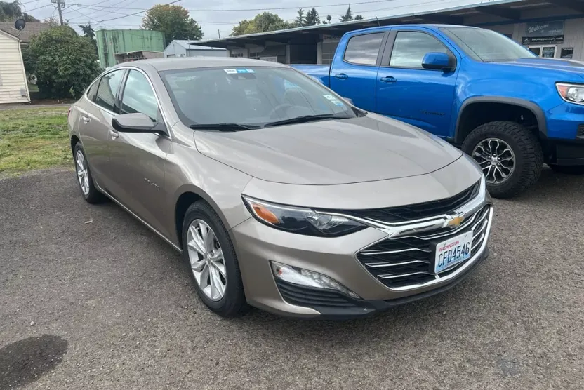 2023 Chevrolet Malibu 1LT photo 1
