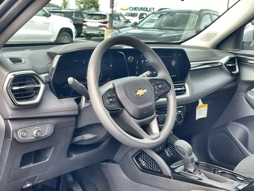 2026 Chevrolet Trailblazer LT photo 1
