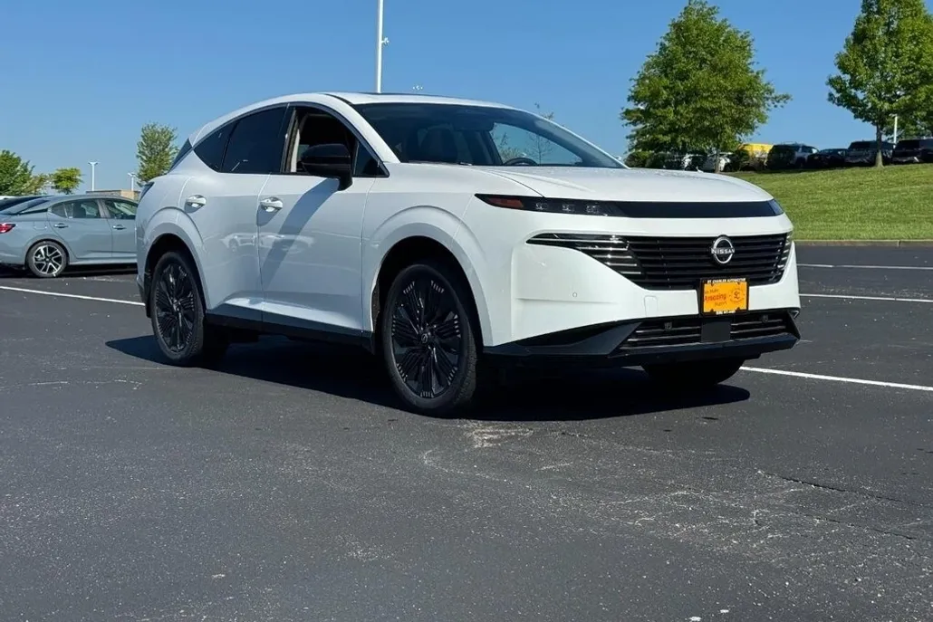 2025 Nissan Murano Platinum photo 1