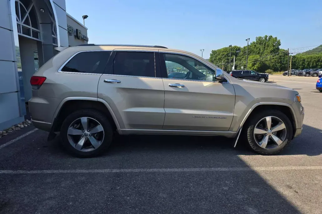 2015 Jeep Grand Cherokee Overland photo 1